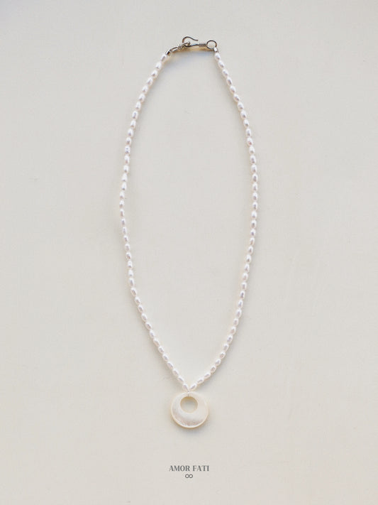 Halo Pearl necklace